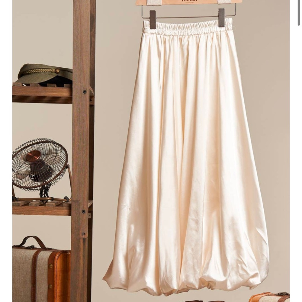 One Size Bubble Cream Skirt